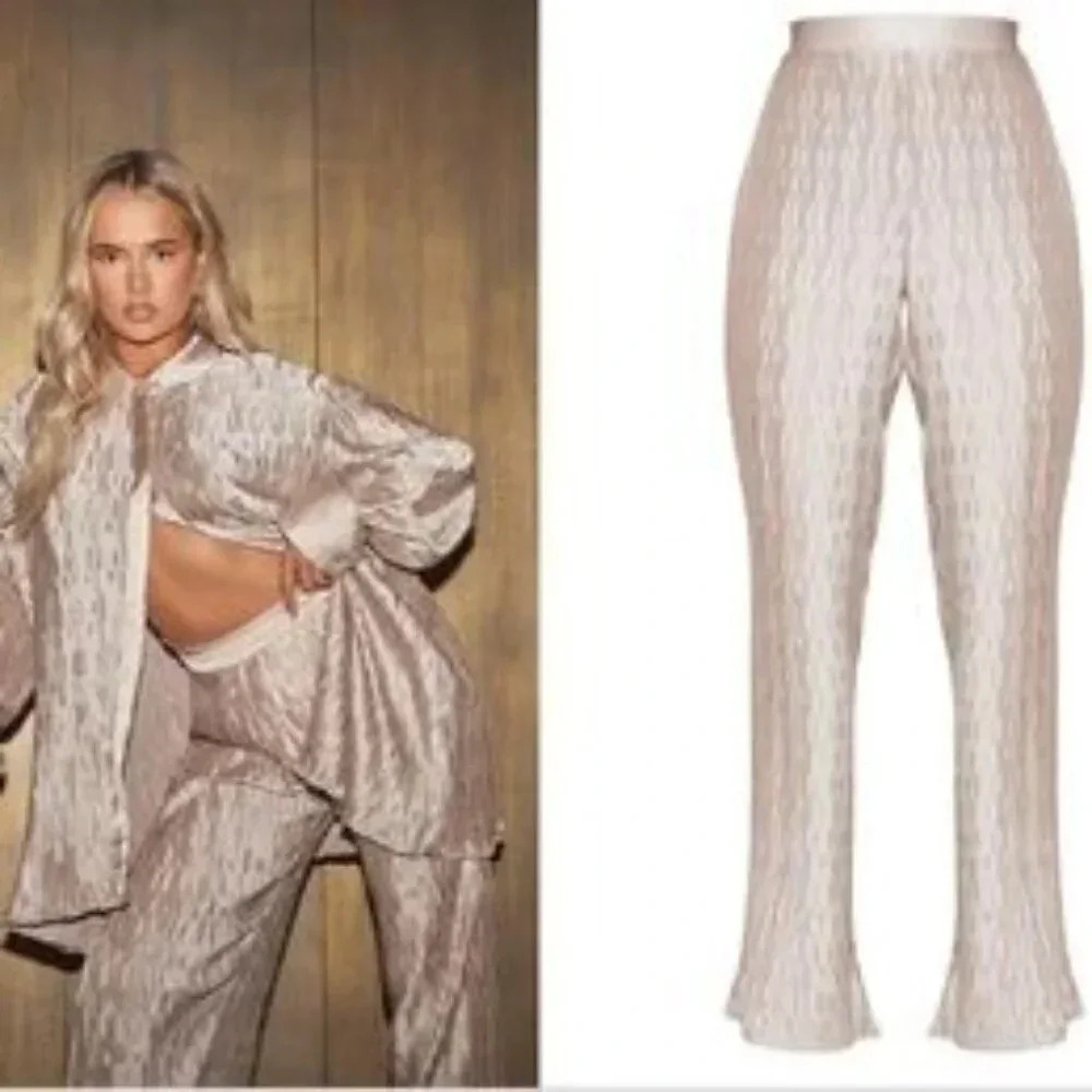 Pretty Little Thing Oatmeal shimmer Plisse Wide Leg Trousers size 2 #1033 - Picture 2 of 8